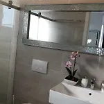 Luxury Marinovic 3* מאקרסקה