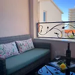 בית הארחה Luxury Marinovic 3*