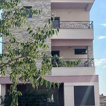 Luxury Marinovic Gæstehus 3*