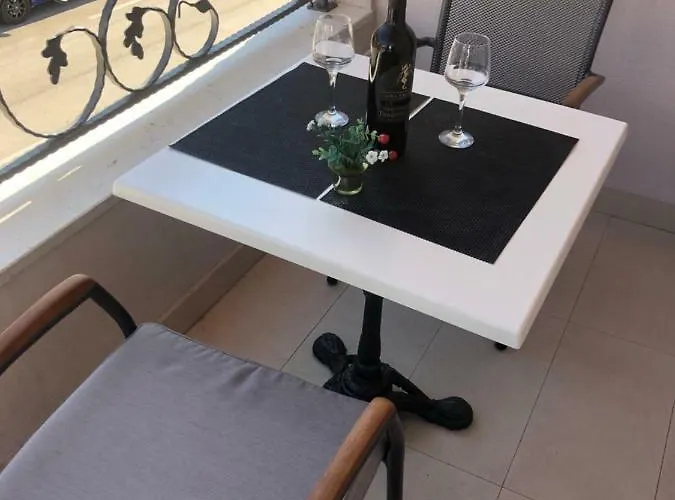 Luxury Marinovic Gæstehus 3*