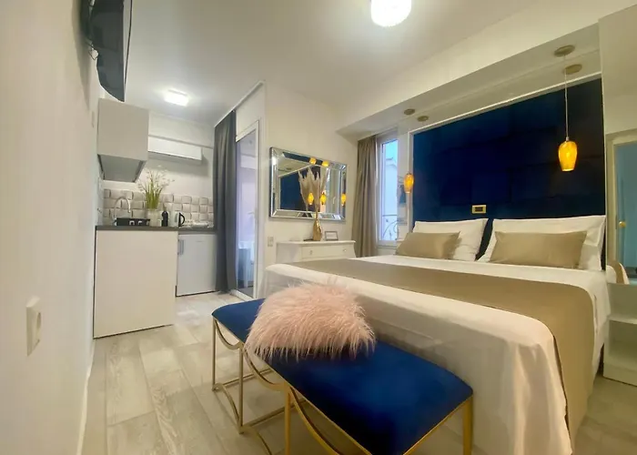 게스트하우스 Luxury Marinovic 3*